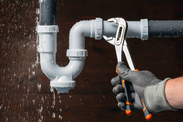 Professional Plumbing technician working in Weleetka, OK